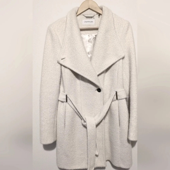 Calvin Klein belted asymmetrical furry off white coat jacket, size L, like new! - Picture 4 of 15